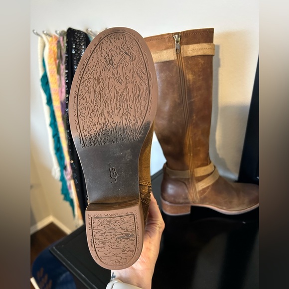 UGG brown leather boots. Size 8.5 - Picture 5 of 9